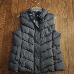 GAP Women's Gray Puffer Vest